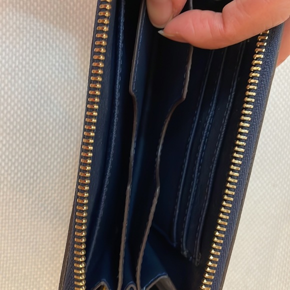 Michael Kors Navy Blue leather Phone Wrislet Fit iPhone 6 Or Smaller Phone - Picture 6 of 8